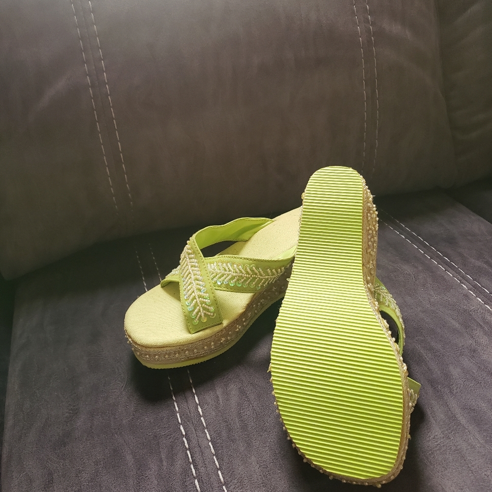 Green wegde, lightweight sandals